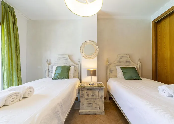 Moises 阿尔布费拉